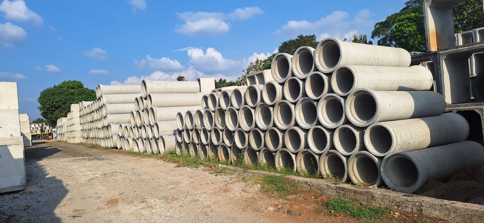 Panel lantai hollow core precast untuk struktur bangunan bertingkat